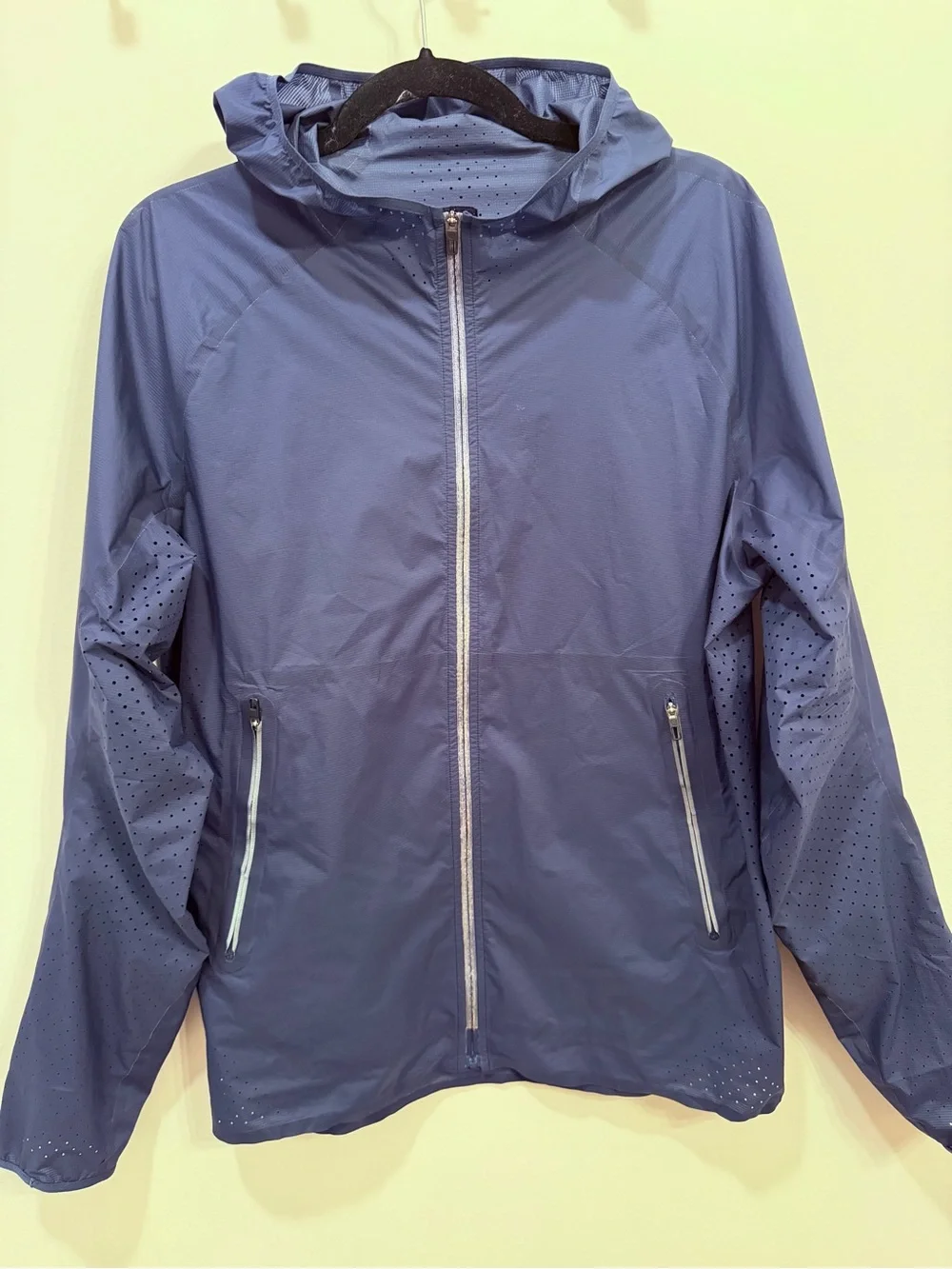 Lululemon Mens Windbreaker Jacket Blue Pockets Cross Fit Full Zip Hooded size M
